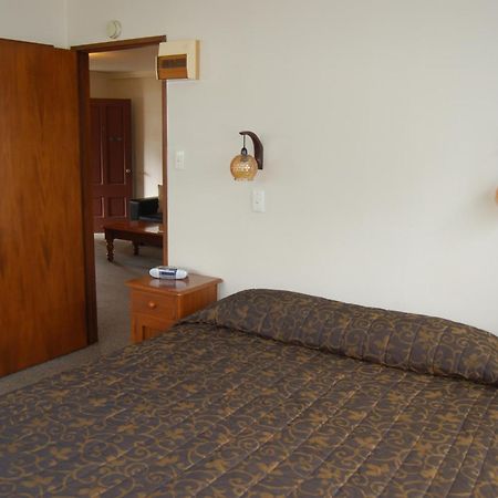 Carisbrook Motel Dunedin Exterior photo