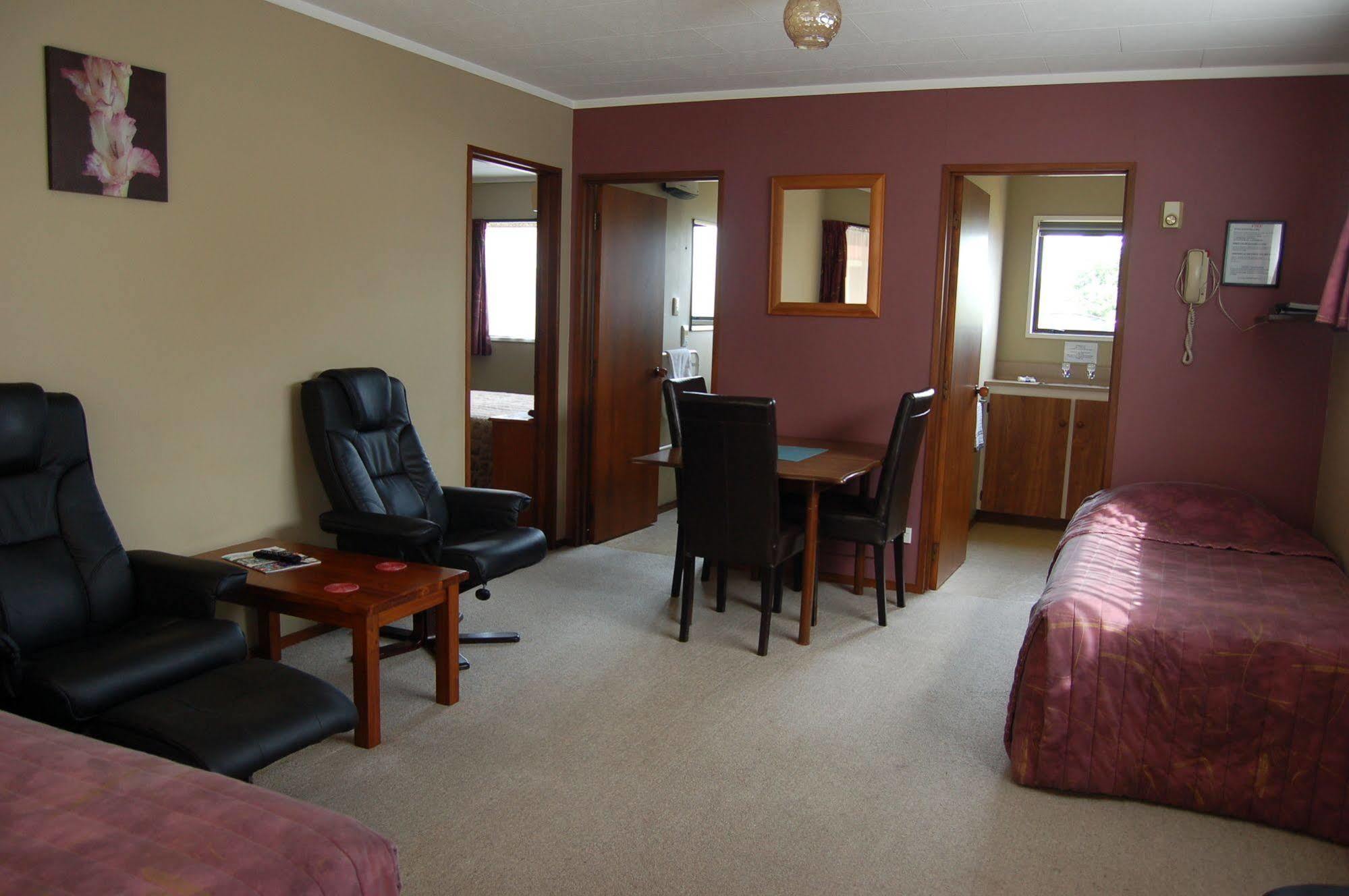 Carisbrook Motel Dunedin Exterior photo