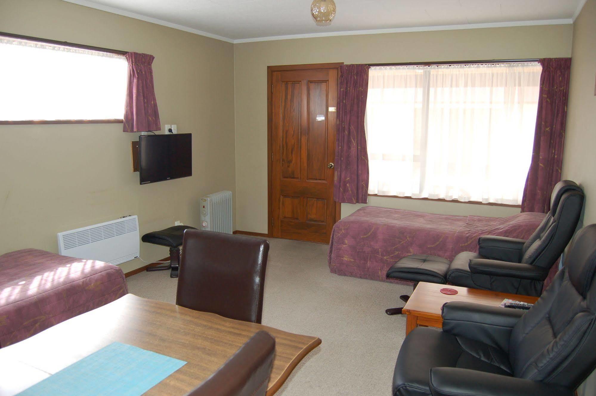 Carisbrook Motel Dunedin Exterior photo